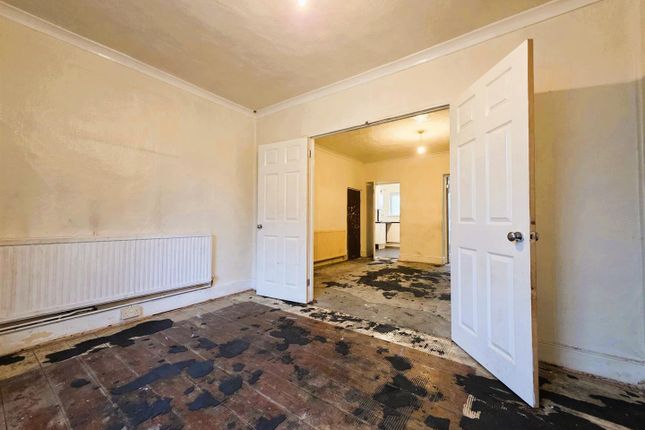 28, Afon Road, Llanelli photo 4