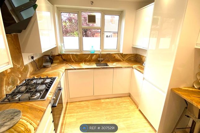 Flat, Norman House Wyvil Road, London photo 3