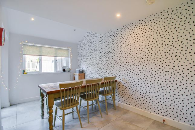 60, Kingsway, Ossett photo 4