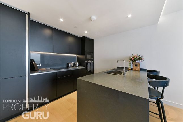 Apartment 6402, 75, Marsh Wall, London photo 3