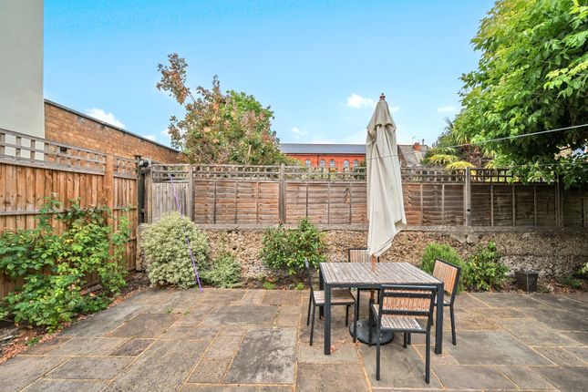 Flat 2, 272, Kingston Road, Teddington photo 4