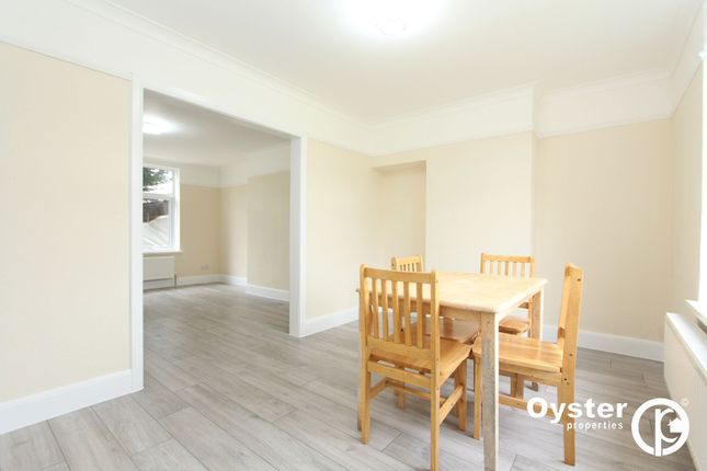 42 Deans Lane, Edgware photo 4