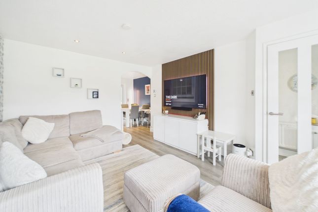 1 Walker Path, Uddingston photo 3