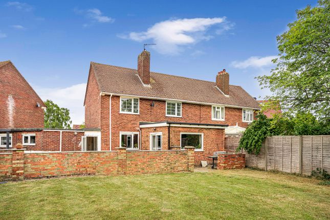 12 Raymonds Close, Welwyn Garden City photo 2