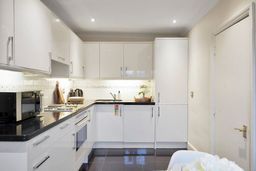 Stunning 2-Bed Mayfair | Lift | Hertford St, Hertford Street, London photo 5