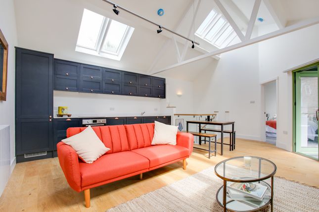 Thumbnail Terraced house for sale in Locarno Road, Acton