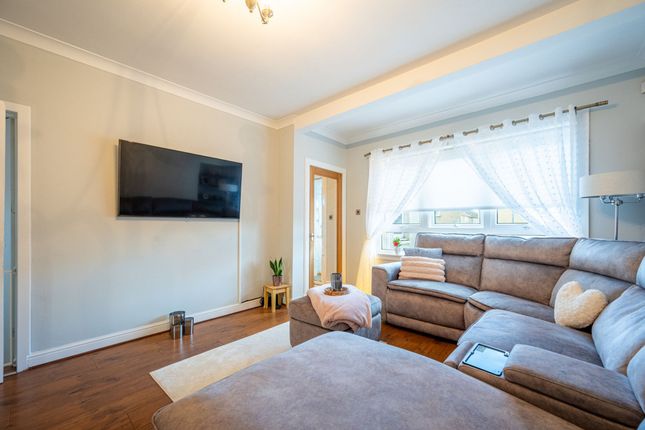 223 Glenfield Road, Paisley photo 3