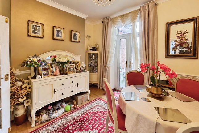 7 South Street, Port Talbot photo 4