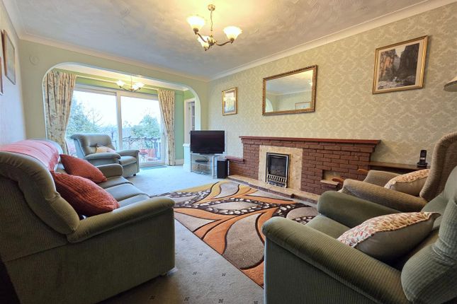 33, Berkeley Crescent, Stourport-On-Severn photo 3