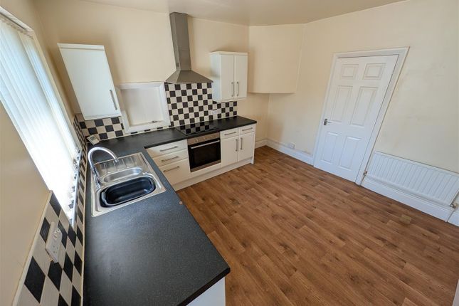 Lynton, Woodville Road, Keighley photo 5
