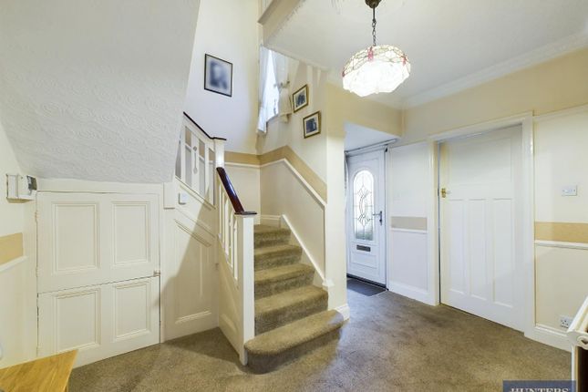 27, Eighth Avenue, Bridlington photo 2