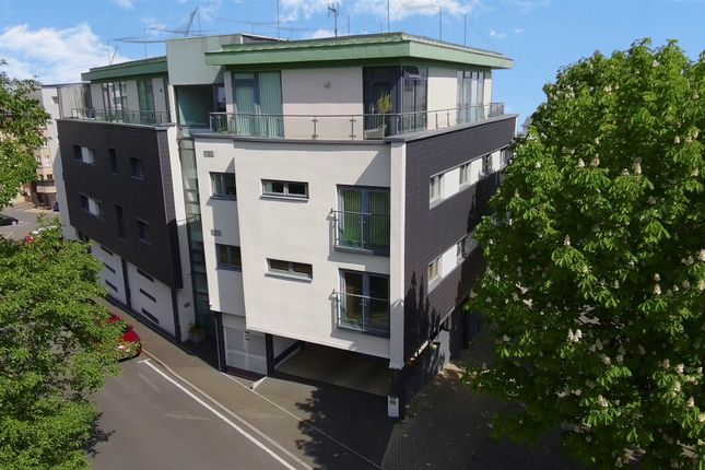 Thumbnail Flat for sale in Bridgeman Road, Penarth