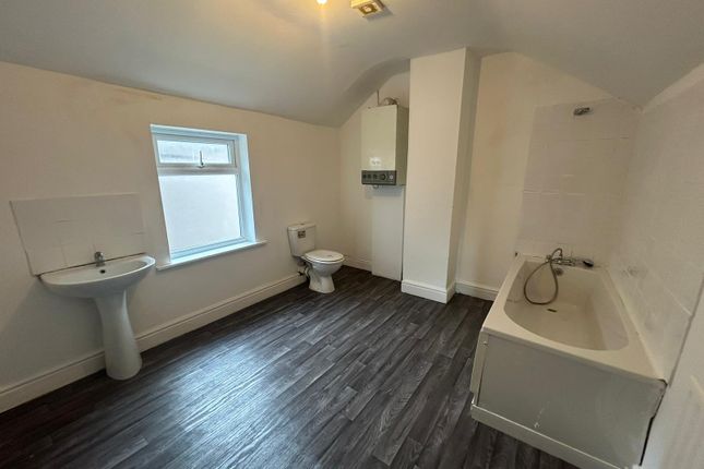 41, NEATH photo 4