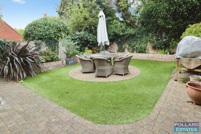 2, Fellows Close, Wigmore photo 4
