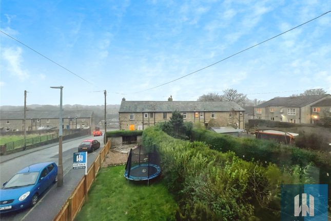 84, Broadlands, Meltham photo 5
