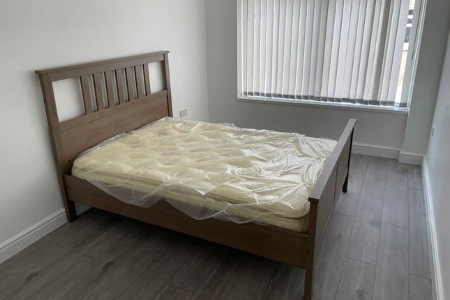 Flat 2, City Road, Cardiff photo 5