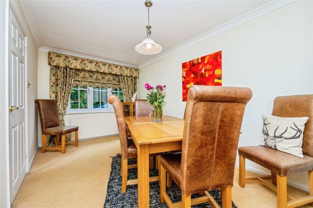 14, Rowborough Close, Warwickshire photo 4