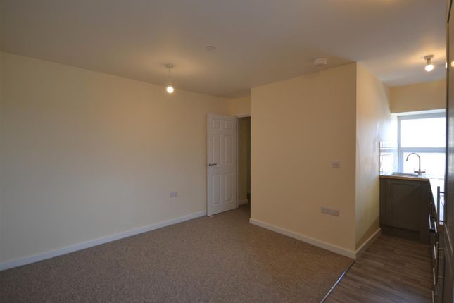 Flat to rent in High Street, Cardigan