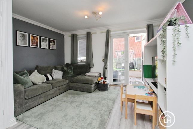 8, Diamond Close, Sittingbourne photo 2