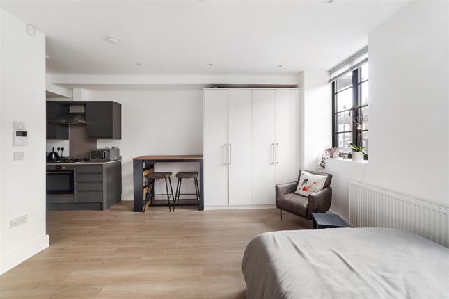 Studio for sale in Maybank Road, London