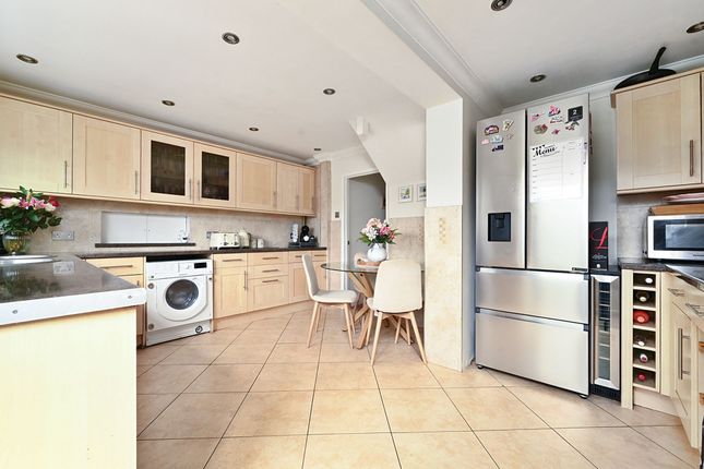1 Chapel Road, Horley photo 2