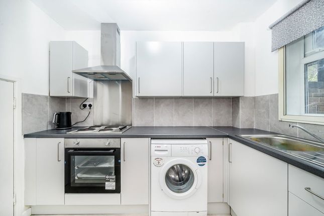 62, Weavers Close, Isleworth photo 4