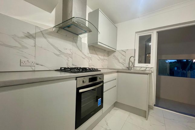 389 London Road, London Road, Isleworth photo 3