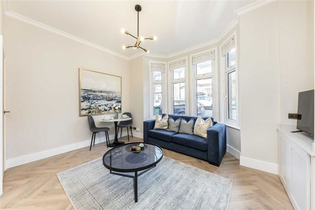 Flat for sale in Dinsdale Road, London