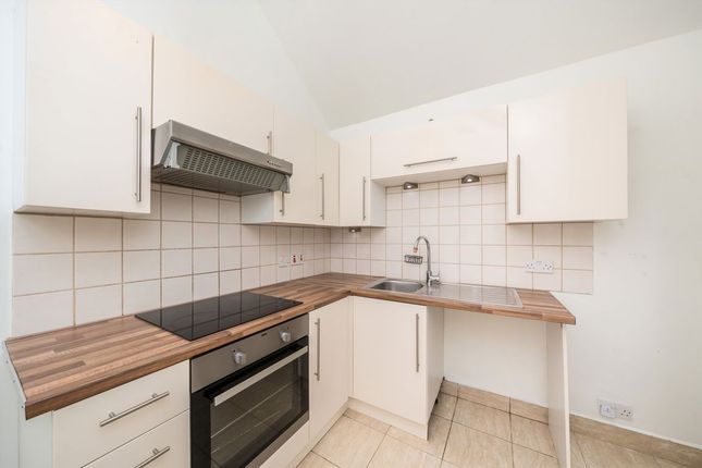Flat, 79, Ormond Crescent, Hampton photo 4