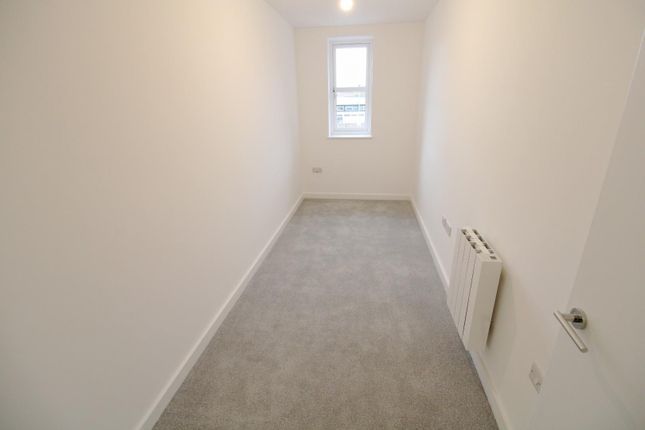 Flat for sale in Wrotham Road, Welling