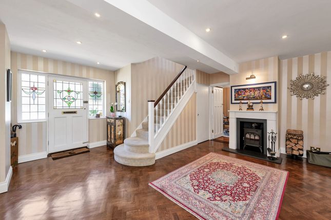 66 Heathfield, Royston photo 2