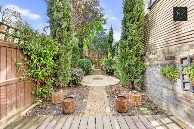 South Woodford, London photo 4