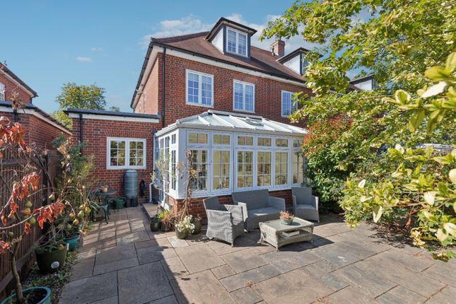 107 Parkway, Welwyn Garden City, Hertfordshire photo 2
