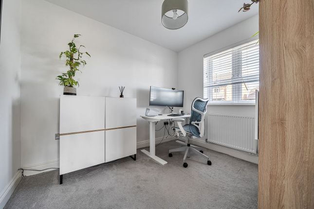 4, Earl Close, Clifton photo 5