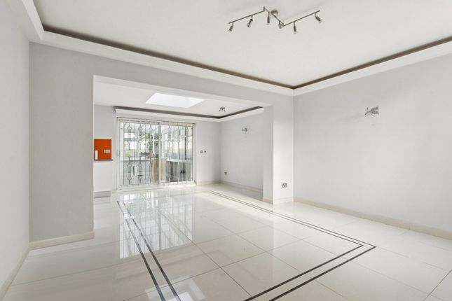 1, Birchen Grove, Kingsbury photo 4