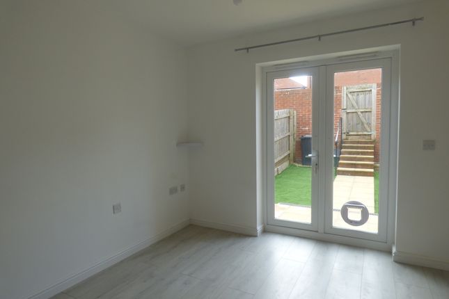 4, Higher Meadow, Exeter photo 3