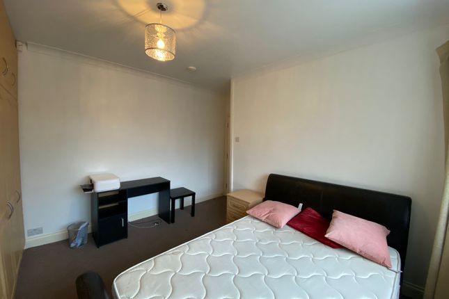 Milton Road, Hanwell photo 2