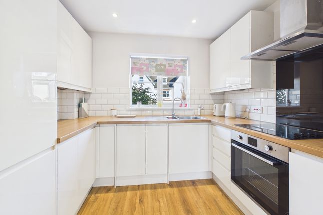 31 Queens Acre, Queens Road, High Wycombe photo 2