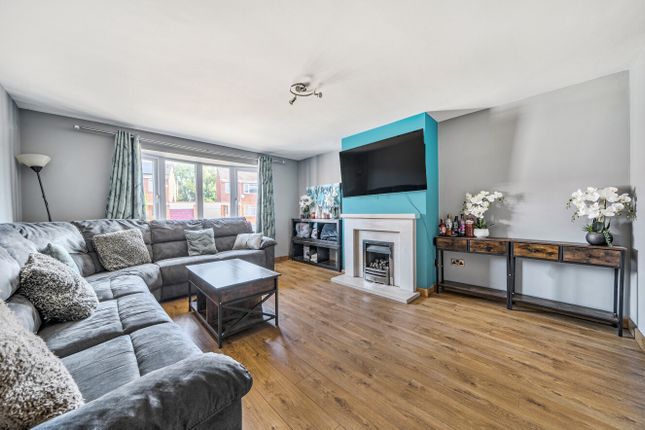 27, Tirlebank Way, Gloucestershire photo 3