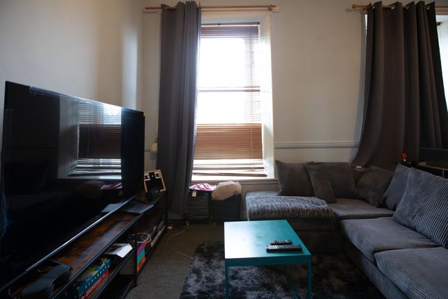 4, Flat 1, Crossgates, Larkhall photo 2