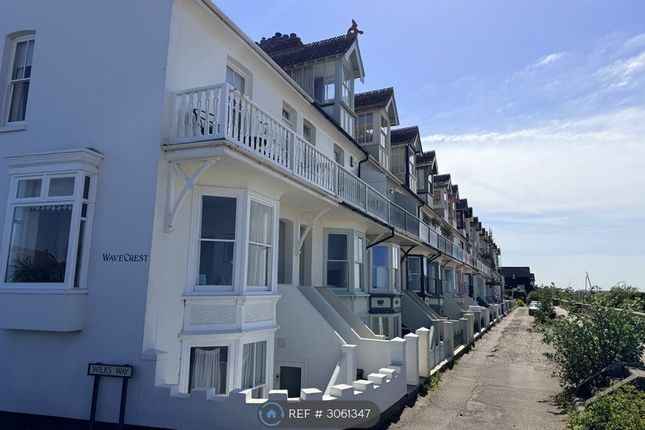 A Wavecrest, Wave Crest Basement Apartment, Whitstable photo 2