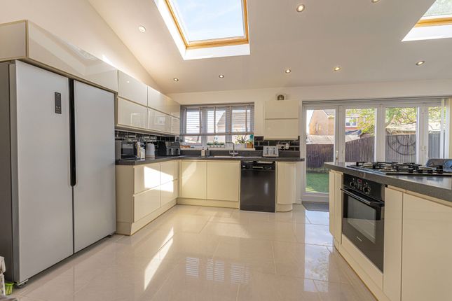 129 Churchwood, Pontypool photo 2