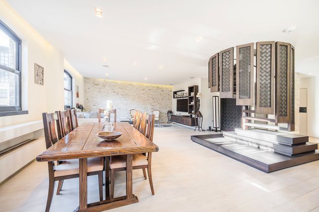 Penthouse for sale in Pickfords Wharf Apartments, Clink Street, London
