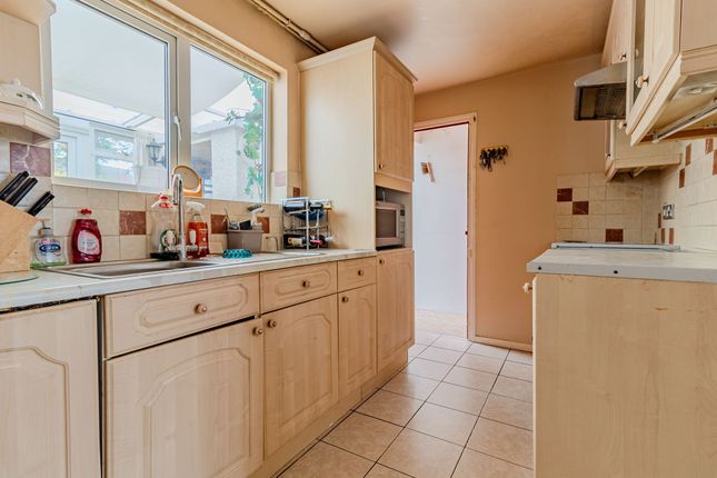 56 St. Austell Road, Leicester photo 4