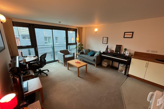 Thumbnail Flat to rent in City Point, Salford