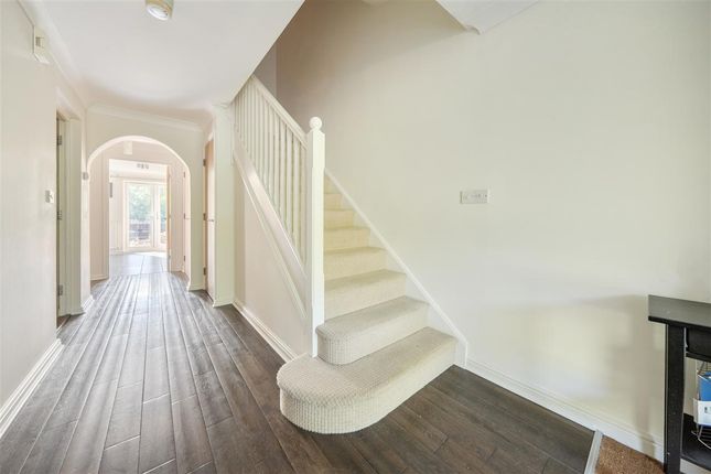 153, Skipper Way, Little Paxton photo 4