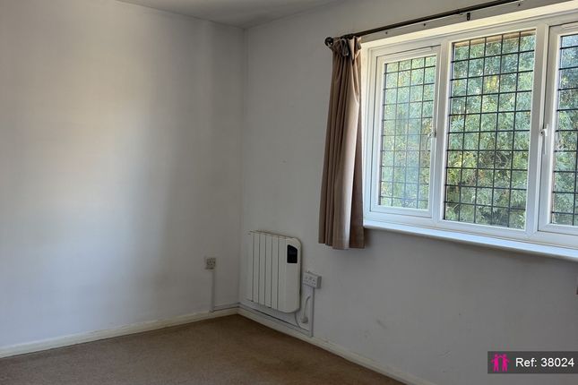 8, Pickwell Close, Reading photo 4