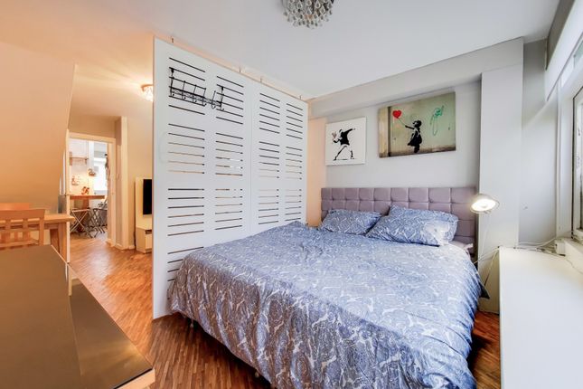 Thumbnail Flat for sale in Denmead House, London
