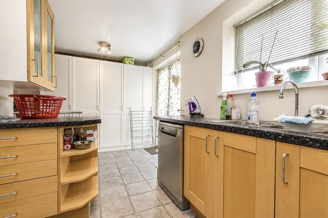 227, Passfield Avenue, Eastleigh photo 4