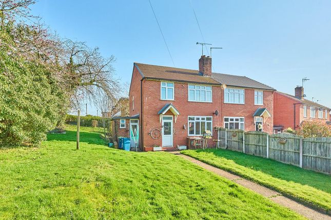 1 Woodlands Close, 1 Woodlands Close, Stone photo 2